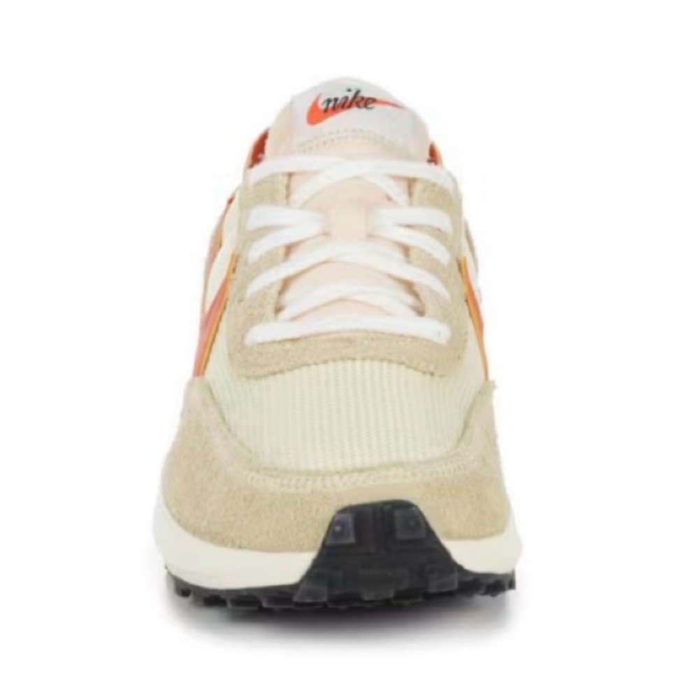 Nike Women’s Debut Waffle 7.5 Sneaker- Vintage Style